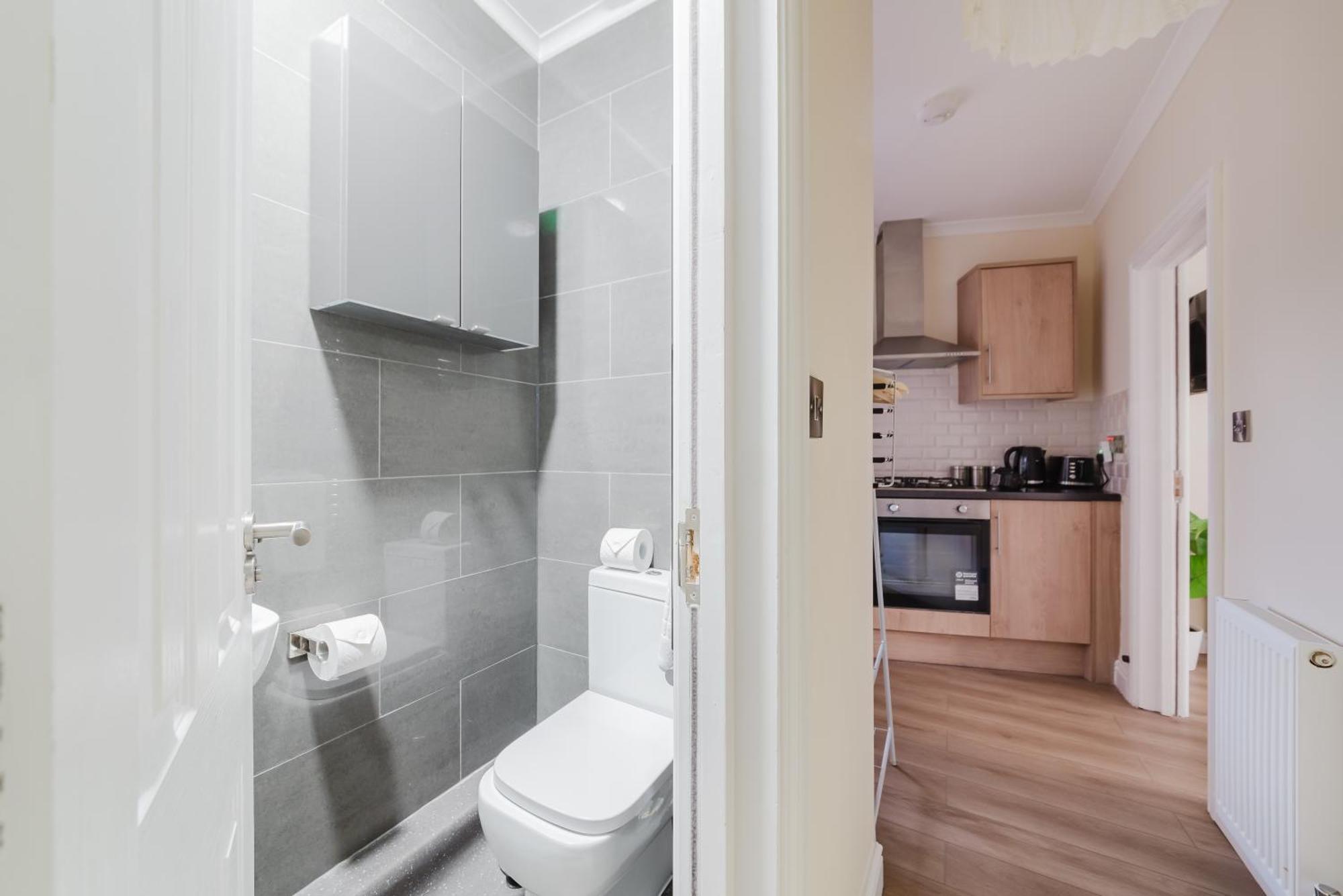 Modern Cosy Corner Flat 3 Bed And Loft Sleep 7 People Apartment London Bagian luar foto