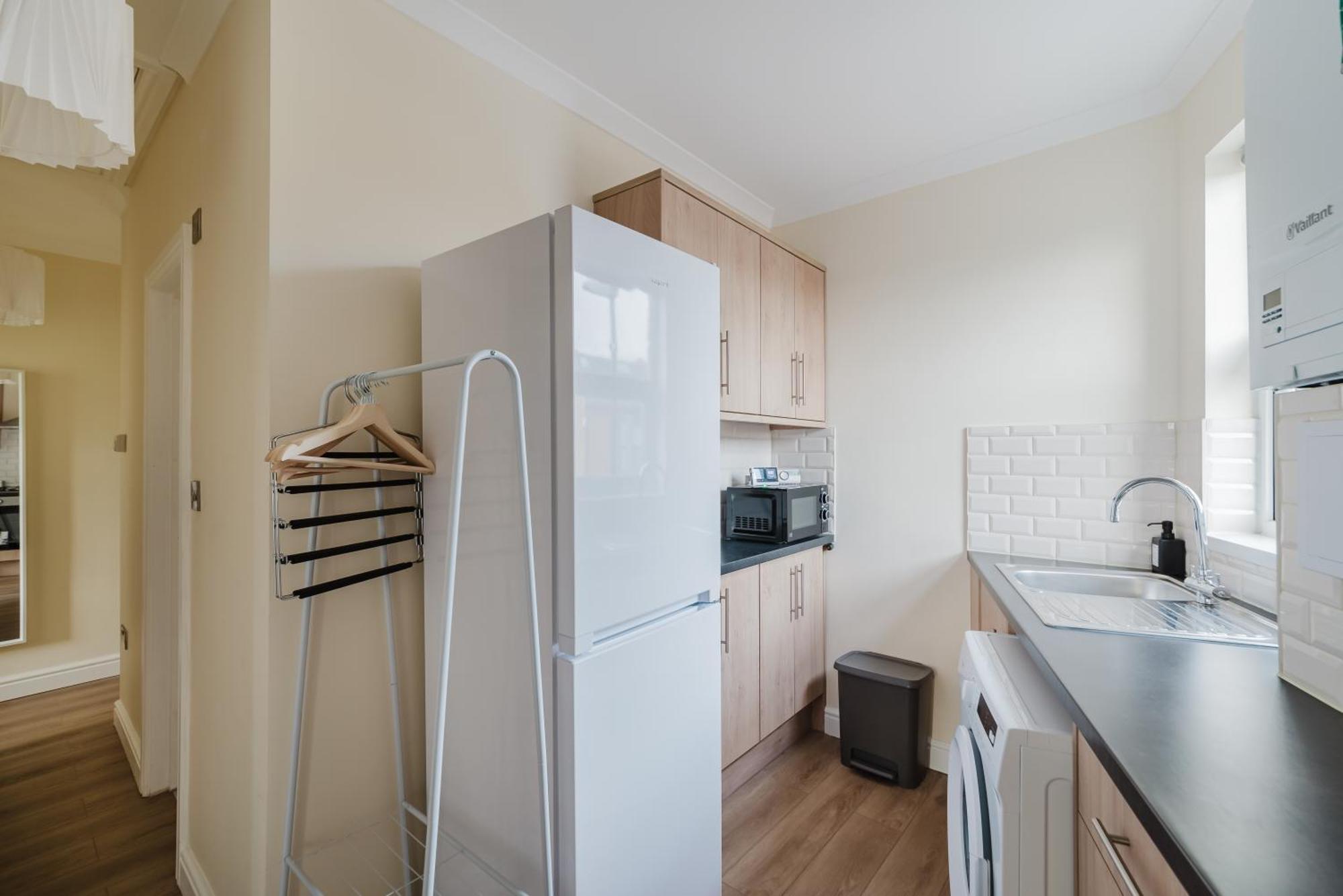 Modern Cosy Corner Flat 3 Bed And Loft Sleep 7 People Apartment London Bagian luar foto